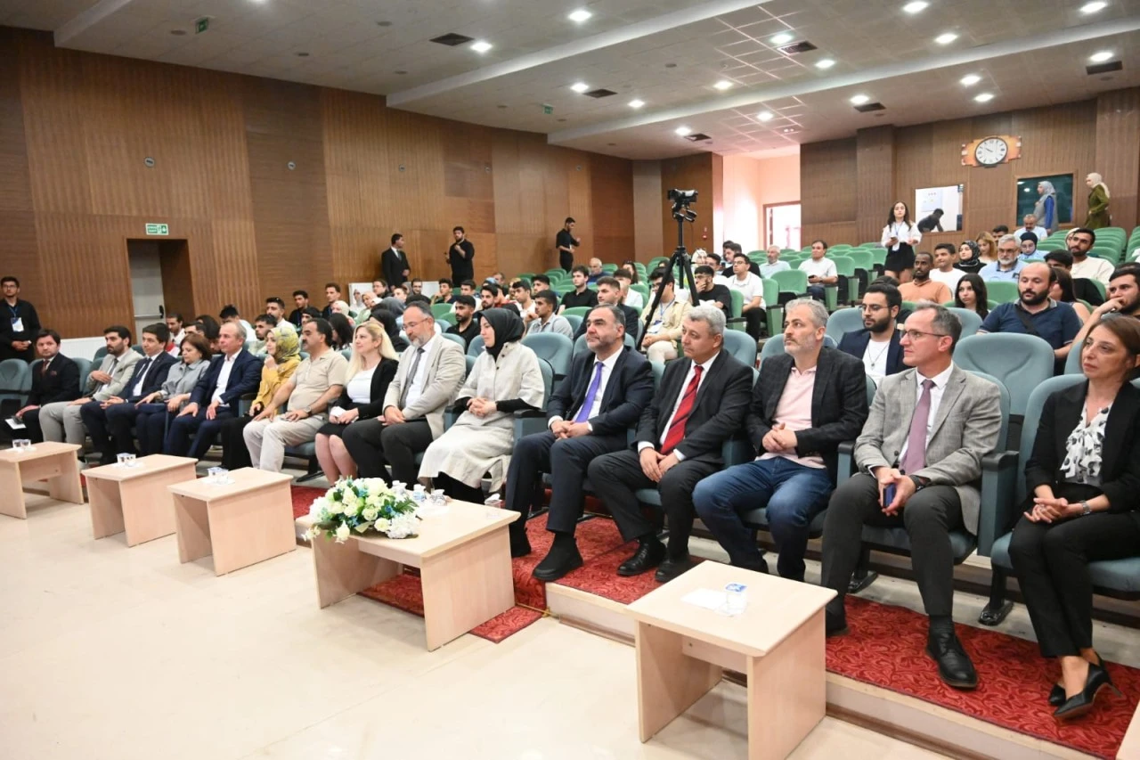 Adıyamanlı Genç İçin Anlamlı Buluşma: İrem Bozan Sempozyumla Anıldı