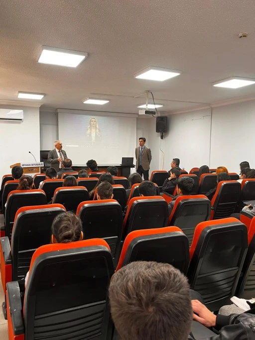 Adıyaman Ticaret Meslek ve Teknik Anadolu lisesi öğrencilerinden Vergi Dairesine ziyaret 