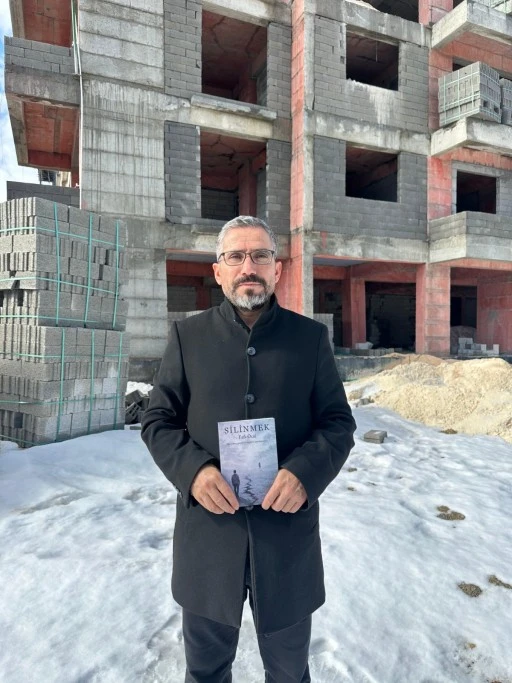 Besnili Yazar Faik &Ouml;cal 6 Şubat&rsquo;ı Yazdı: &ldquo;Silinmek!&rdquo;