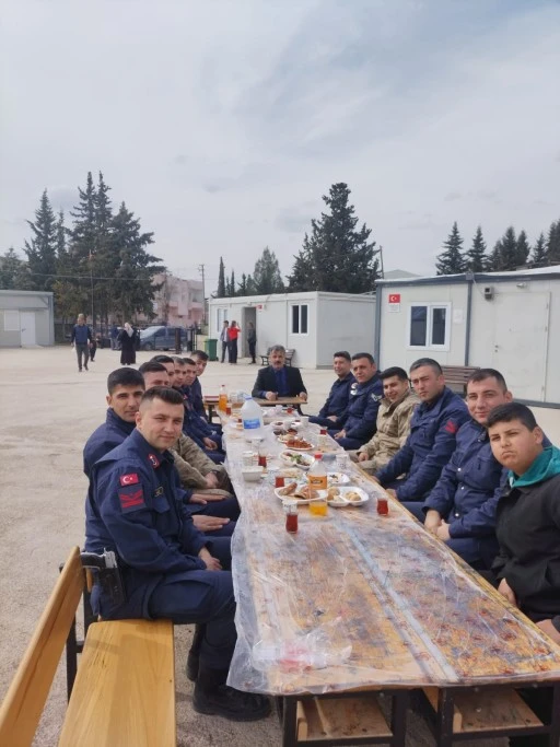ŞAMBAYAT ANADOLU LİSESİ MÜDÜRÜ ALİ RIZA SABAŞ;FİLİSTİNE YARDIM KERMESİ DÜZENLENDİ 