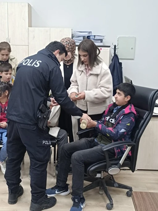 Polis Haftasında Anlamlı Ziyaret- 